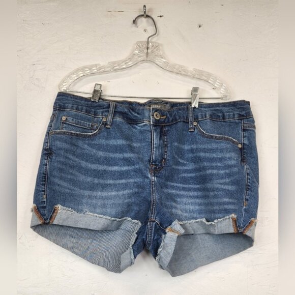Torrid Size 18 Jean Shorts Mid Rise 3.5‎ Inseam. $45.50 Retail - Picture 1 of 6